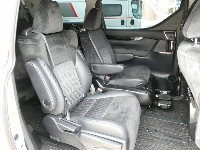 ヴェルファイアハイブリッド ＺＲ　福祉車両　ウェルキャブ　脱着式サイドリフトアップシート　両側電動スライドドア　ＥＴＣ　前後ドライブレコーダー　前後コーナーセンサー　運転席電動シート　助手席電動シート（13枚目）