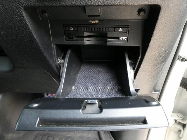 ヴェルファイアハイブリッド ＺＲ　福祉車両　ウェルキャブ　脱着式サイドリフトアップシート　両側電動スライドドア　ＥＴＣ　前後ドライブレコーダー　前後コーナーセンサー　運転席電動シート　助手席電動シート（23枚目）