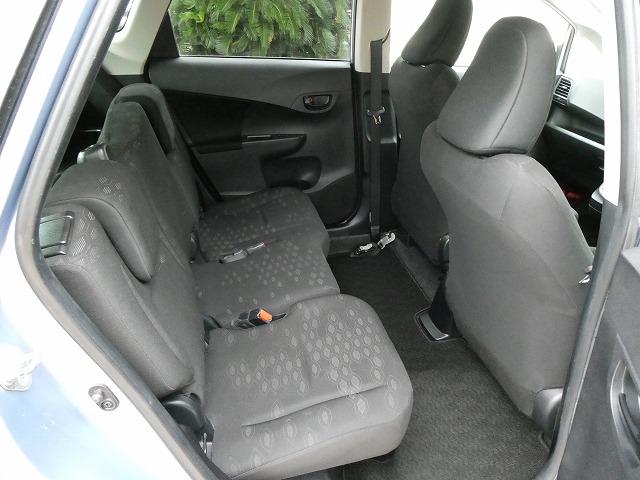 ラクティス 福祉車両 ウェルキャブ スロープ 後退防止ベルト リア車高降下装置 車いす電動固定装置 電動コーナーポール(12枚目)