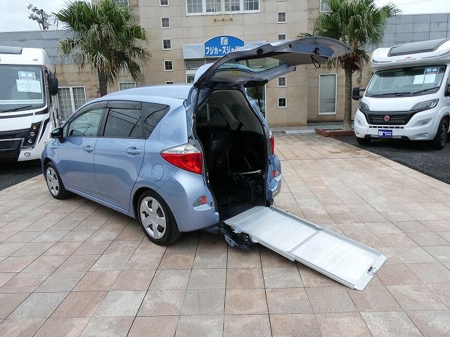 ラクティス 福祉車両 ウェルキャブ スロープ 後退防止ベルト リア車高降下装置 車いす電動固定装置 電動コーナーポール(30枚目)