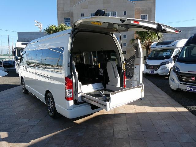 ハイエースコミューター 　福祉車両　ウェルキャブ　Ｄタイプ　車いす４基固定　９人乗り　車いす電動固定装置　電動サイドステップ　ケンウッドメモリーナビ　バックカメラ（27枚目）