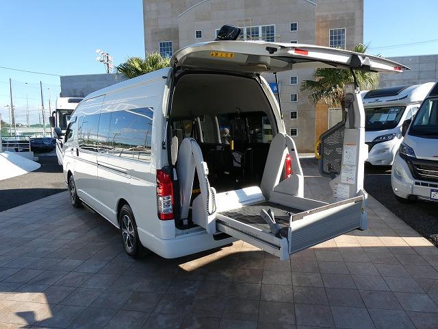 ハイエースコミューター 　福祉車両　ウェルキャブ　Ｄタイプ　車いす４基固定　９人乗り　車いす電動固定装置　電動サイドステップ　ケンウッドメモリーナビ　バックカメラ（28枚目）