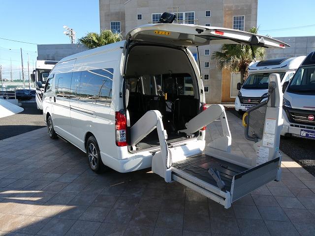 ハイエースコミューター 　福祉車両　ウェルキャブ　Ｄタイプ　車いす４基固定　９人乗り　車いす電動固定装置　電動サイドステップ　ケンウッドメモリーナビ　バックカメラ（29枚目）