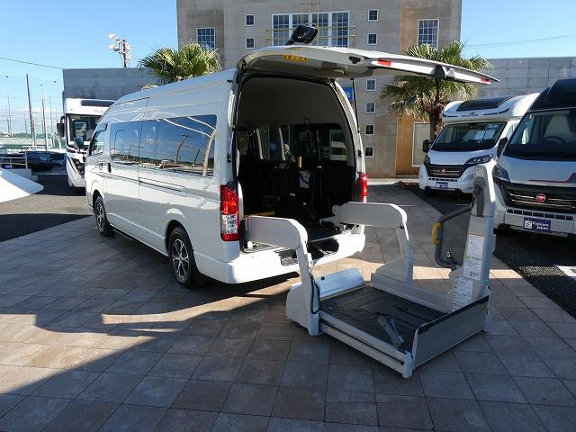 ハイエースコミューター 　福祉車両　ウェルキャブ　Ｄタイプ　車いす４基固定　９人乗り　車いす電動固定装置　電動サイドステップ　ケンウッドメモリーナビ　バックカメラ（30枚目）