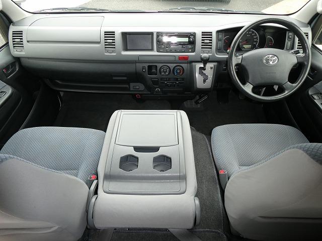 ハイエースコミューター 　福祉車両　ウェルキャブ　Ｄタイプ　リアリフト　車いす４基固定　車いす電動固定装置　電動サイドステップ　１０人乗り　電動スライドドア（3枚目）