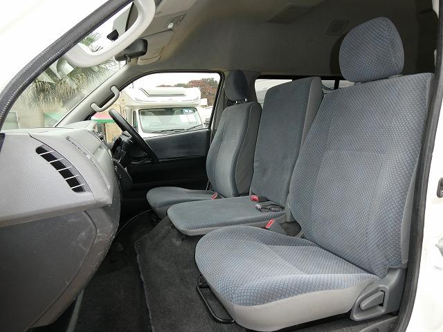 ハイエースコミューター 　福祉車両　ウェルキャブ　Ｄタイプ　リアリフト　車いす４基固定　車いす電動固定装置　電動サイドステップ　１０人乗り　電動スライドドア（5枚目）