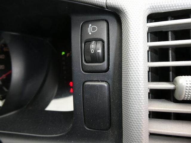 ハイエースコミューター 　福祉車両　ウェルキャブ　Ｄタイプ　リアリフト　車いす４基固定　車いす電動固定装置　電動サイドステップ　１０人乗り　電動スライドドア（20枚目）
