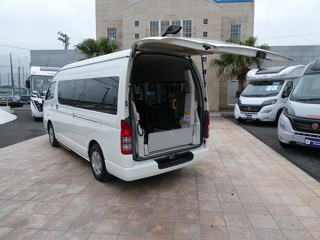 ハイエースコミューター 　福祉車両　ウェルキャブ　Ｄタイプ　リアリフト　車いす４基固定　車いす電動固定装置　電動サイドステップ　１０人乗り　電動スライドドア（28枚目）