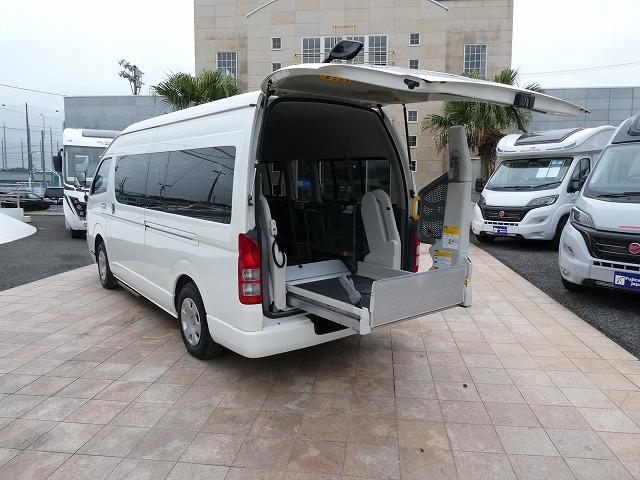 ハイエースコミューター 　福祉車両　ウェルキャブ　Ｄタイプ　リアリフト　車いす４基固定　車いす電動固定装置　電動サイドステップ　１０人乗り　電動スライドドア（30枚目）