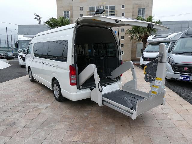 ハイエースコミューター 　福祉車両　ウェルキャブ　Ｄタイプ　リアリフト　車いす４基固定　車いす電動固定装置　電動サイドステップ　１０人乗り　電動スライドドア（32枚目）