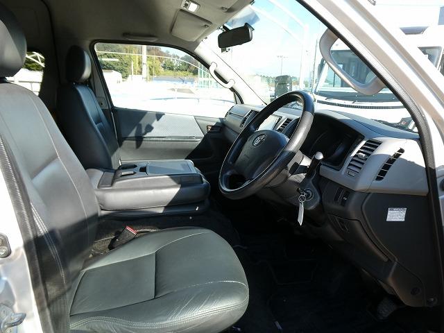 ハイエースコミューター 　福祉車両　ウェルキャブ　Ｄタイプ　車いす４基固定　リアリフト　車いす電動固定装置　電動サイドステップ　パナソニックメモリーナビ　バックカメラ　フルセグ（14枚目）