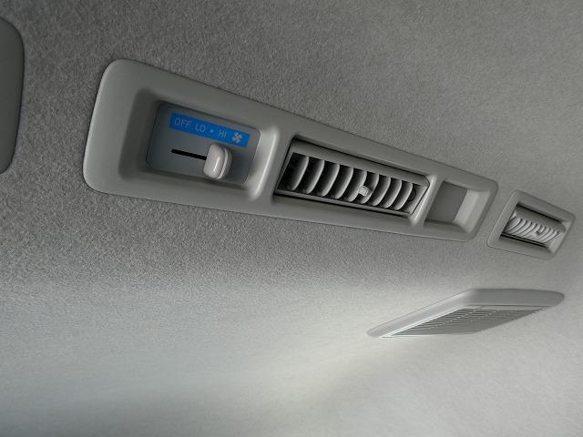 ハイエースコミューター 　福祉車両　ウェルキャブ　Ｄタイプ　車いす４基固定　リアリフト　車いす電動固定装置　電動サイドステップ　パナソニックメモリーナビ　バックカメラ　フルセグ（22枚目）