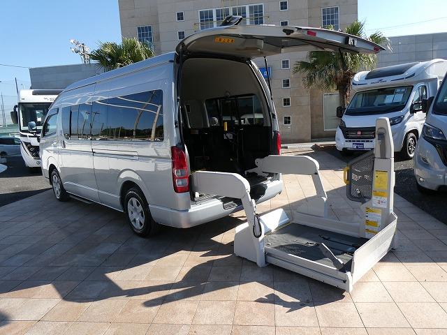 ハイエースコミューター 　福祉車両　ウェルキャブ　Ｄタイプ　車いす４基固定　リアリフト　車いす電動固定装置　電動サイドステップ　パナソニックメモリーナビ　バックカメラ　フルセグ（33枚目）