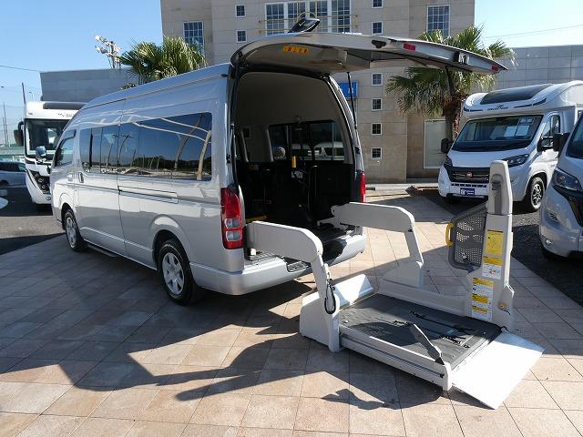 ハイエースコミューター 　福祉車両　ウェルキャブ　Ｄタイプ　車いす４基固定　リアリフト　車いす電動固定装置　電動サイドステップ　パナソニックメモリーナビ　バックカメラ　フルセグ（34枚目）