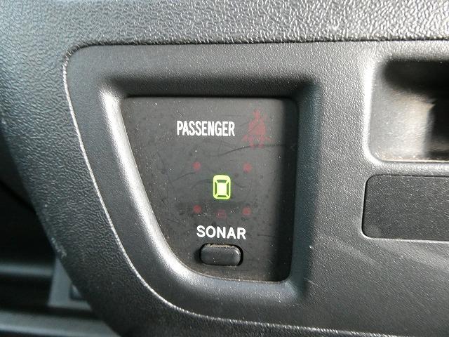 ハイエースコミューター 　福祉車両　ウェルキャブ　Ｂタイプ　車いす２基固定　リアリフト　車いす電動固定装置　電動サイドステップ　１０人乗り　パナソニックメモリーナビ　バックカメラ　フルセグ（22枚目）