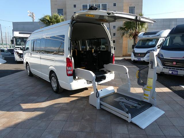 ハイエースコミューター 　福祉車両　ウェルキャブ　Ｂタイプ　車いす２基固定　リアリフト　車いす電動固定装置　電動サイドステップ　１０人乗り　パナソニックメモリーナビ　バックカメラ　フルセグ（35枚目）