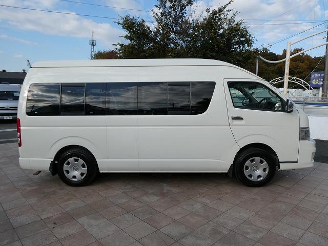 ハイエースコミューター 　福祉車両　ウェルキャブ　Ｂタイプ　車いす２基固定　リアリフト　車いす電動固定装置　電動サイドステップ　１０人乗り　パナソニックメモリーナビ　バックカメラ　フルセグ（44枚目）