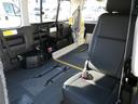 ハイエースコミューター 　福祉車両　ウェルキャブ　Ｄタイプ　車いす４基固定　リアリフト　車いす電動固定装置　電動サイドステップ　パナソニックメモリーナビ　バックカメラ　フルセグ（5枚目）