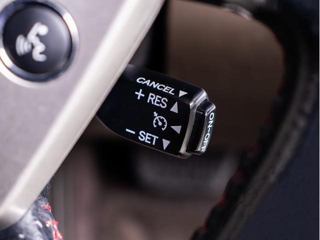 クラウン ２．５アスリート　アニバーサリーエディション　後期型（特別仕様車）（専用黒本革シート）（ブラックインナーヘッドライト）専用インテリア＆エクステリア　エアシート　シートヒーター　Ｂｌｕｅｔｏｏｔｈ対応　レギュラーガソリン仕様　クリアランスソナー（43枚目）