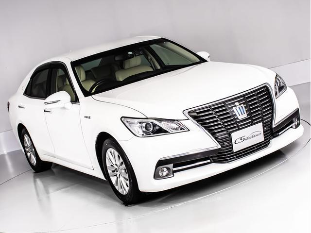 クラウンハイブリッド ロイヤルサルーンＧ　（禁煙車）（衝突軽減ブレーキ）（踏み間違い防止機能）（リヤオートエアコン）レーダークルーズ　アドバンストＰＫＧ　アダプティブハイビーム　シートメモリー　　Ｂｌｕｅｔｏｏｔｈ対応　レギュラーガソリン仕様（5枚目）