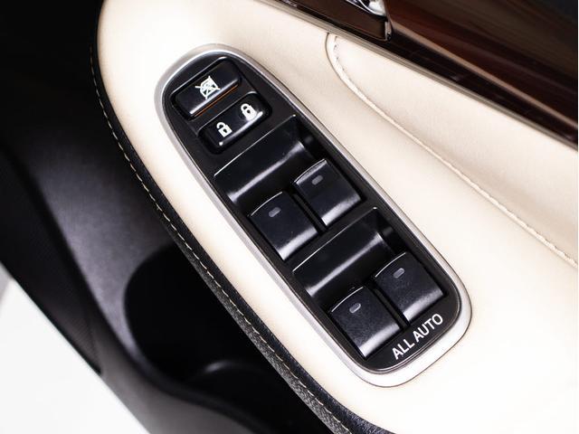 クラウンハイブリッド ロイヤルサルーン　（禁煙車）（リヤコンフォートＰＫＧ）ＨＤＤナビ　Ｂｌｕｅｔｏｏｔｈ対応　レギュラーガソリン仕様　バックカメラ　クルーズコントロール　ＨＩＤヘッドライト　ＬＥＤフォグランプ　シート＆ステアリングヒーター（40枚目）