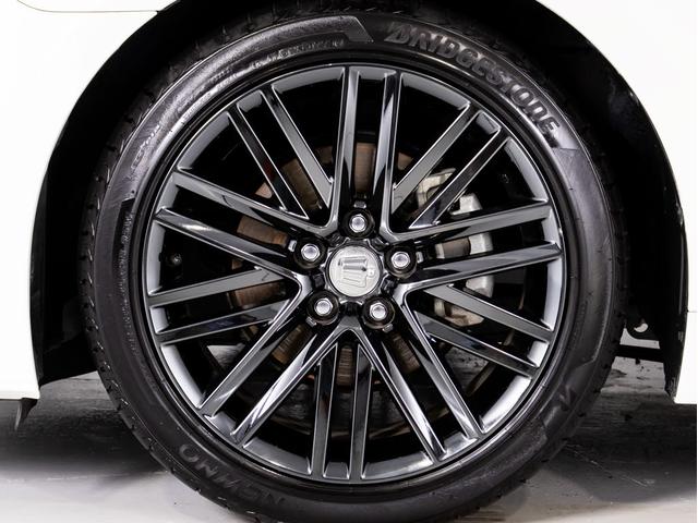 クラウンハイブリッド アスリートＳ　Ｊ－フロンティアリミテッド　後期型（禁煙車）（黒本革シート）（サンルーフ）（オプション１８インチＡＷ）（セーフティセンス）衝突軽減ブレーキ　踏み間違い防止　レーダークルーズ　車線逸脱抑制ＬＤＡ　専用インテリア＆エクステリア（7枚目）