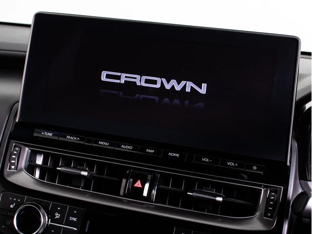クラウンハイブリッド ＲＳアドバンス　後期型（サンルーフ）（ＴＲＤエアロ）（パノラミックビューモニター）（黒本革シート）セーフティセンス　衝突軽減ブレーキ　踏み間違い防止機能　車線逸脱抑制ＬＴＡ　レーダークルーズ　デジタルインナーミラー（9枚目）