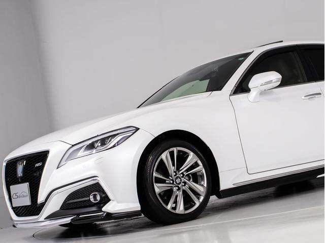 クラウンハイブリッド ＲＳアドバンス　後期型（サンルーフ）（ＴＲＤエアロ）（パノラミックビューモニター）（黒本革シート）セーフティセンス　衝突軽減ブレーキ　踏み間違い防止機能　車線逸脱抑制ＬＴＡ　レーダークルーズ　デジタルインナーミラー（23枚目）