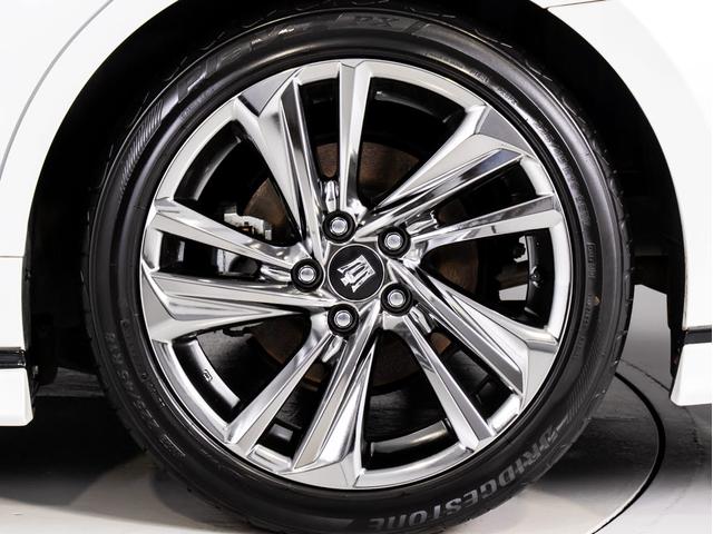 クラウンハイブリッド ＲＳアドバンス　後期型（サンルーフ）（ＴＲＤエアロ）（パノラミックビューモニター）（黒本革シート）セーフティセンス　衝突軽減ブレーキ　踏み間違い防止機能　車線逸脱抑制ＬＴＡ　レーダークルーズ　デジタルインナーミラー（30枚目）