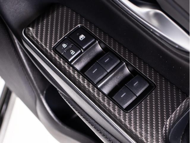 クラウンハイブリッド ＲＳアドバンス　後期型（サンルーフ）（ＴＲＤエアロ）（パノラミックビューモニター）（黒本革シート）セーフティセンス　衝突軽減ブレーキ　踏み間違い防止機能　車線逸脱抑制ＬＴＡ　レーダークルーズ　デジタルインナーミラー（42枚目）