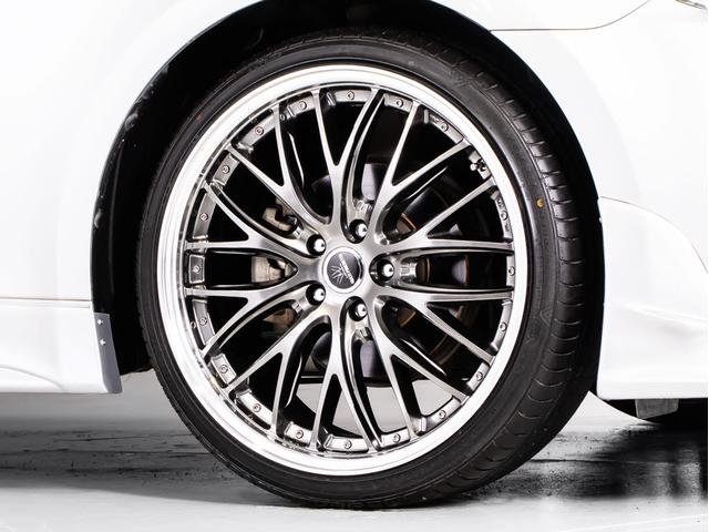 クラウンハイブリッド アスリートＳ　（禁煙車）（ワンオーナー）（黒本革シート）（新品２０インチアルミ）（新品タイヤ）（フルエアロ）エアシート　シートヒーター　ステアリングヒーター　Ｂｌｕｅｔｏｏｔｈ対応　レギュラーガソリン仕様　ＨＤＤ（6枚目）