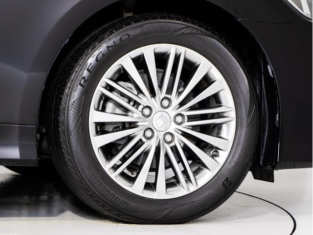 クラウンハイブリッド ロイヤルサルーンＧ　後期型（禁煙車）（本革シート）（オプション１７インチＡＷ）（セーフティセンス）衝突軽減ブレーキ　踏み間違い防止機能　車線逸脱抑制ＬＤＡ　レーダークルーズ　ＢＳＭ　後席ＶＩＰ　シートメモリー　エアシート（6枚目）