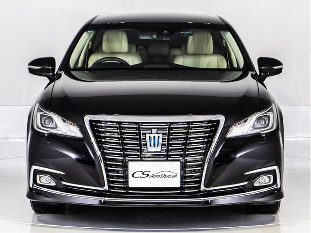 クラウンハイブリッド ロイヤルサルーンＧ　後期型（禁煙車）（本革シート）（オプション１７インチＡＷ）（セーフティセンス）衝突軽減ブレーキ　踏み間違い防止機能　車線逸脱抑制ＬＤＡ　レーダークルーズ　ＢＳＭ　後席ＶＩＰ　シートメモリー　エアシート（13枚目）