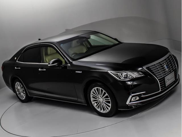 クラウンハイブリッド ロイヤルサルーンＧ　後期型（禁煙車）（本革シート）（オプション１７インチＡＷ）（セーフティセンス）衝突軽減ブレーキ　踏み間違い防止機能　車線逸脱抑制ＬＤＡ　レーダークルーズ　ＢＳＭ　後席ＶＩＰ　シートメモリー　エアシート（28枚目）