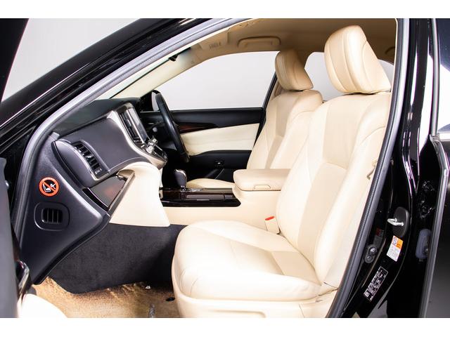 クラウンハイブリッド ロイヤルサルーンＧ　後期型（禁煙車）（本革シート）（オプション１７インチＡＷ）（セーフティセンス）衝突軽減ブレーキ　踏み間違い防止機能　車線逸脱抑制ＬＤＡ　レーダークルーズ　ＢＳＭ　後席ＶＩＰ　シートメモリー　エアシート（35枚目）