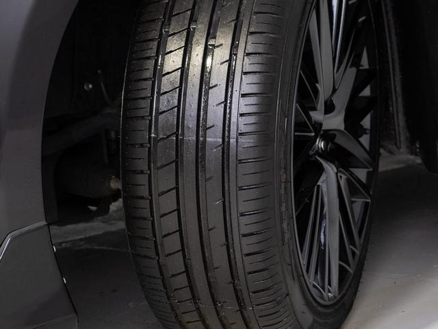 クラウンハイブリッド アスリートＳ　後期型（サンルーフ）（黒本革シート）（オプション１８インチアルミ）（フルエアロ）シート＆ステアリングヒーター　Ｂｌｕｅｔｏｏｔｈ対応　レギュラーガソリン仕様　ＳＤマルチナビ　カラーバックカメラ（27枚目）