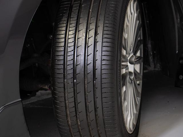クラウンマジェスタ Ｆバージョン　（禁煙車）（黒本革シート）（オプション１８インチアルミ）（フルエアロ）（衝突軽減ブレーキ）（踏み間違い防止機能）レーダークルーズ　ＢＳＭ　アダプティブハイビーム　イージークローザー　後席ＶＩＰ（30枚目）