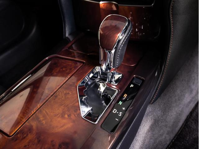 クラウンマジェスタ Ｆバージョン　（禁煙車）（プレミアムサウンド）（黒本革シート）（オプション１８インチアルミ）（フルエアロ）衝突軽減ブレーキ　踏み間違い防止機能　レーダークルーズ　ＢＳＭ　アダプティブハイビーム　　Ｂｌｕｅｔｏｏｔｈ（49枚目）