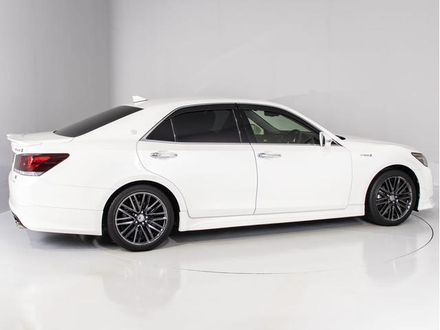 クラウンハイブリッド アスリートＳ　（黒本革シート）（スパッタリング１８インチアルミ）（フルエアロ）（ＴＲＤ）（新品タイヤ）（社外マフラー）レギュラーガソリン仕様　Ｂｌｕｅｔｏｏｔｈ対応　ＨＤＤマルチナビ　シート＆ステアリングヒーター（13枚目）