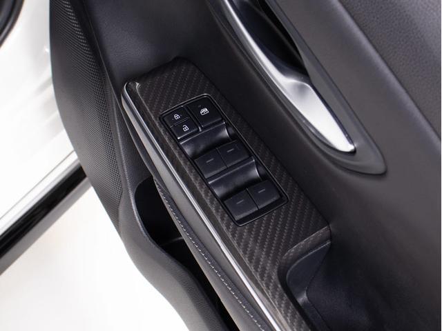 クラウンハイブリッド ＲＳアドバンス　（禁煙車）（黒本革シート）（トヨタセーフティＰＫＧ）フルエアロ（衝突軽減ブレーキ）（踏み間違い防止機能）（車線逸脱抑制ＬＴＡ）アダプティブハイビーム　シーケンシャルウィンカー　ヘッドアップディスプレイ（40枚目）