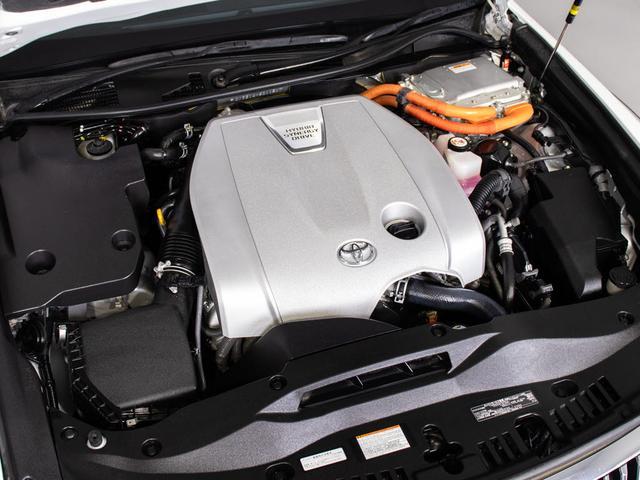 クラウンマジェスタ Ｆバージョン　後期型（黒本革シート）（オプション１８インチアルミ）（フルエアロ）（点検記録簿６枚）衝突軽減ブレーキ　踏み間違い防止機能　レーダークルーズ　ＢＳＭ　イージークローザー　後席ＶＩＰ　パーキングアシスト（29枚目）