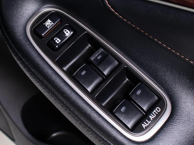 クラウンマジェスタ Ｆバージョン　後期型（黒本革シート）（オプション１８インチアルミ）（フルエアロ）（点検記録簿６枚）衝突軽減ブレーキ　踏み間違い防止機能　レーダークルーズ　ＢＳＭ　イージークローザー　後席ＶＩＰ　パーキングアシスト（49枚目）