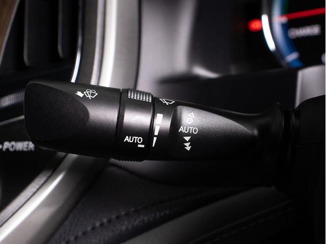 クラウンハイブリッド アスリートＳ　Ｊ－フロンティア　後期型（禁煙車）（純正１８インチアルミ）（専用ハーフレザー）（セーフティセンス）衝突軽減ブレーキ　踏み間違い防止機能　車線逸脱抑制ＬＤＡ　レーダークルーズ　オートマチックハイビーム　専用内外装（40枚目）