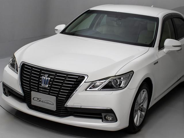 クラウンハイブリッド ロイヤルサルーンＧ　（禁煙車）後席ＶＩＰ仕様　アダプティブハイビーム　シートメモリー機能　イージークローザー　シート＆ステアリングヒーター　Ｂｌｕｅｔｏｏｔｈ対応　レギュラーガソリン仕様　ＨＤＤマルチ　バックカメラ（22枚目）