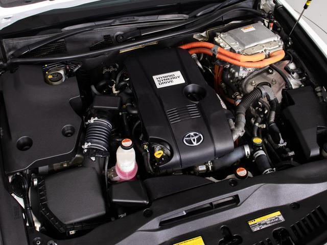 クラウンハイブリッド ロイヤルサルーンＧ　（禁煙車）後席ＶＩＰ仕様　アダプティブハイビーム　シートメモリー機能　イージークローザー　シート＆ステアリングヒーター　Ｂｌｕｅｔｏｏｔｈ対応　レギュラーガソリン仕様　ＨＤＤマルチ　バックカメラ（30枚目）