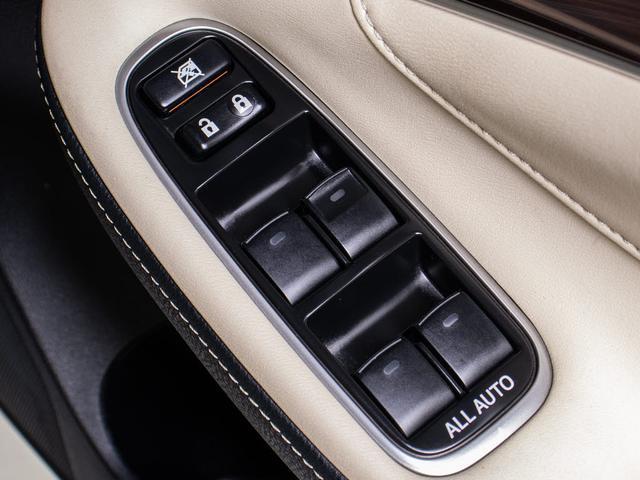 クラウンハイブリッド ロイヤルサルーンＧ　（禁煙車）後席ＶＩＰ仕様　アダプティブハイビーム　シートメモリー機能　イージークローザー　シート＆ステアリングヒーター　Ｂｌｕｅｔｏｏｔｈ対応　レギュラーガソリン仕様　ＨＤＤマルチ　バックカメラ（50枚目）