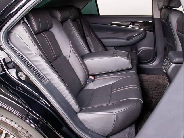 クラウンハイブリッド アスリートＳ　（禁煙車）（黒本革シート）（オプション１８インチアルミ）（フルエアロ）Ｂｌｕｅｔｏｏｔｈ対応　レギュラーガソリン仕様　ＨＤＤマルチナビ　スパッタリングアルミ　シート＆ステアリングヒーター　バックカメラ（33枚目）
