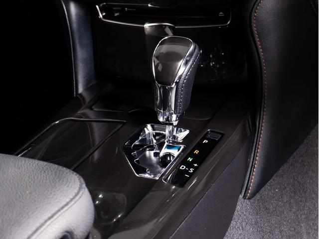 クラウンハイブリッド アスリートＳ　（禁煙車）（黒本革シート）（オプション１８インチアルミ）（フルエアロ）Ｂｌｕｅｔｏｏｔｈ対応　レギュラーガソリン仕様　ＨＤＤマルチナビ　スパッタリングアルミ　シート＆ステアリングヒーター　バックカメラ（36枚目）