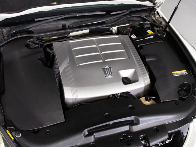 クラウン ２．５アスリート　アニバーサリーエディション　後期型（禁煙車）（特別仕様車）（専用黒本革シート）（新品２０インチアルミ）（新品タイヤ）（フルエアロ）（クリアランスソナー）専用インテリア＆エクステリア　Ｂｌｕｅｔｏｏｔｈ対応　レギュラーガソリン仕様（29枚目）