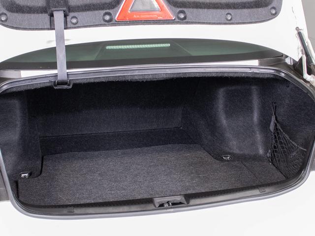 クラウン ２．５アスリート　アニバーサリーエディション　後期型（禁煙車）（特別仕様車）（専用黒本革シート）（新品２０インチアルミ）（新品タイヤ）（フルエアロ）（クリアランスソナー）専用インテリア＆エクステリア　Ｂｌｕｅｔｏｏｔｈ対応　レギュラーガソリン仕様（30枚目）